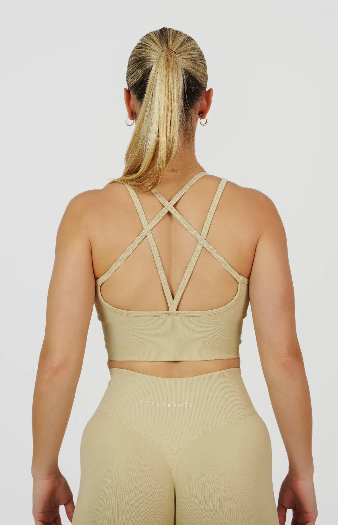 Form Seamless Strappy Sports Bra - Light Camel