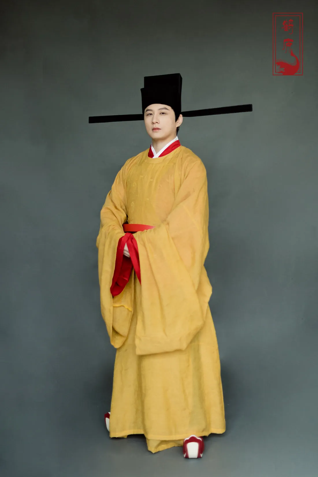 Guan Wen 观文 Reading Literature Northern Song Restoration Men's Court Official Yuanlingpao Round Collar Robe