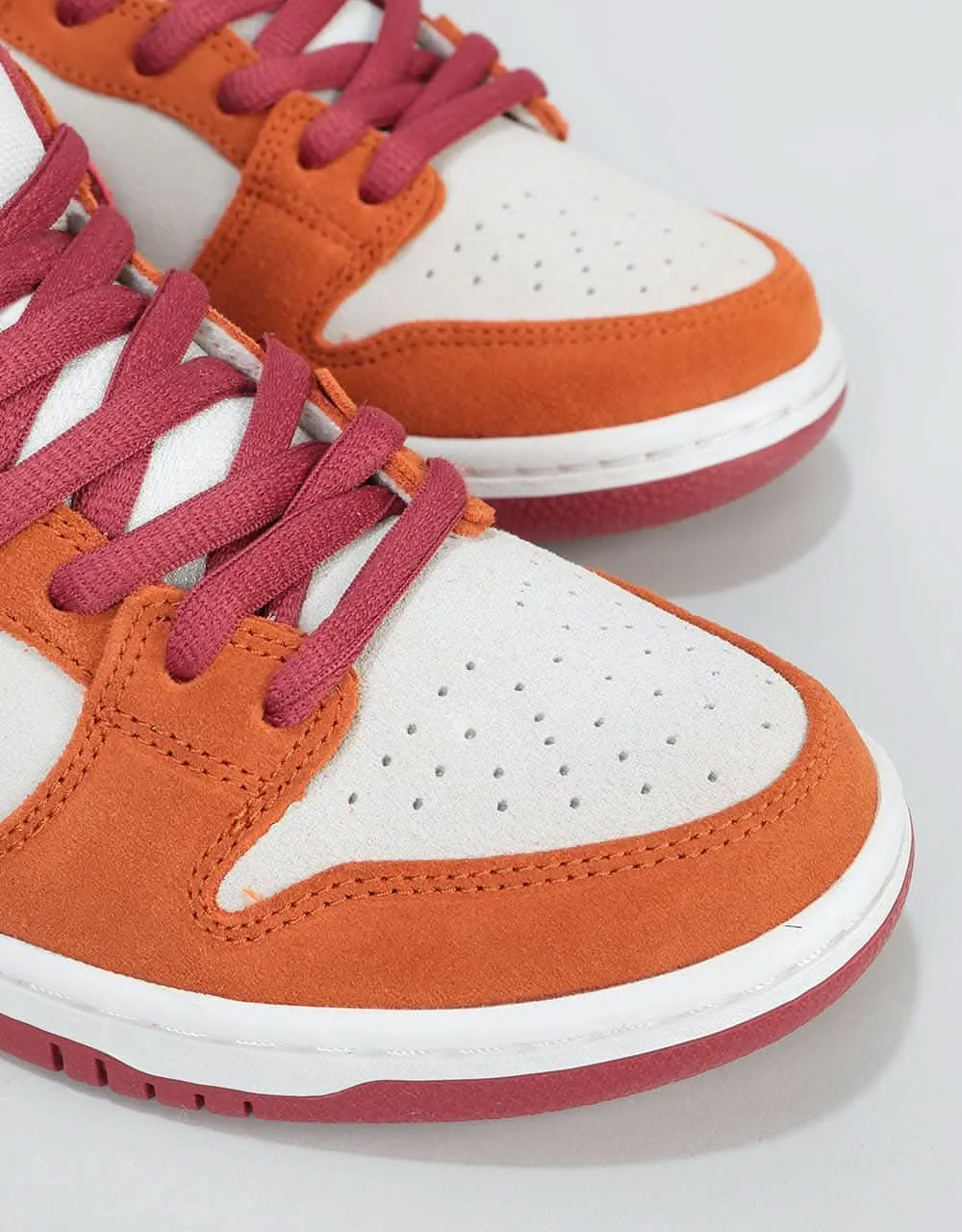 Nike SB Dunk Low Pro Skate Shoes - Dark Russet/Cedar-Summit White