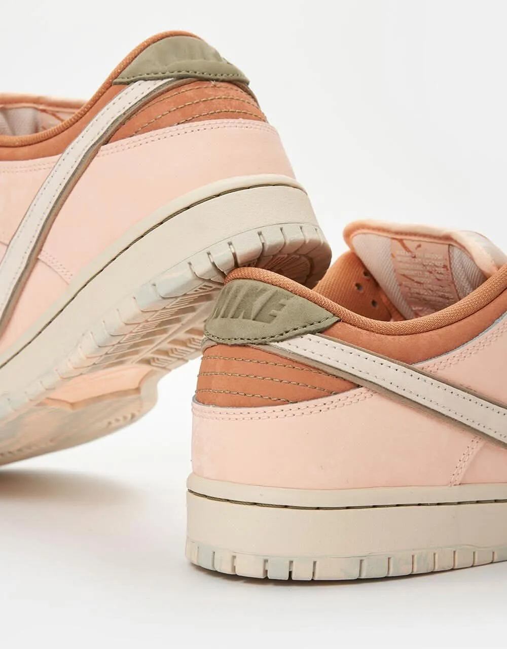 Nike SB 'Trocadero' Dunk Low Pro Premium Skate Shoes - Amber Brown/Guava Ice-Crimson Tint-Hemp