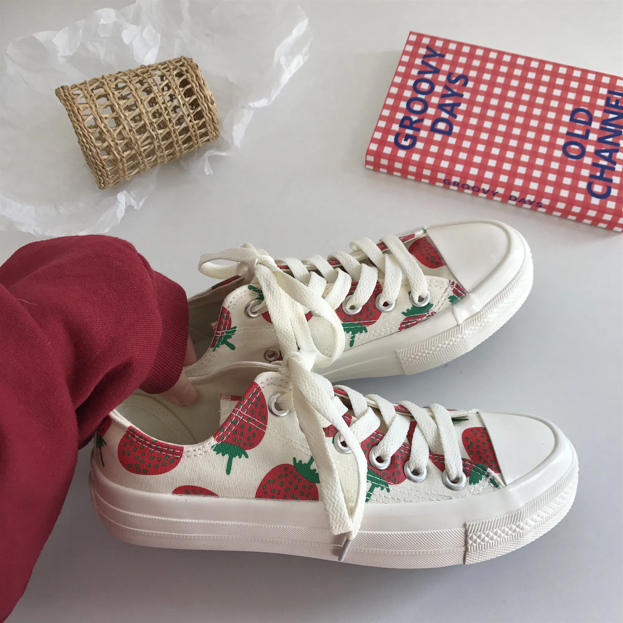 Strawberry Graffiti Canvas Shoes AD11020